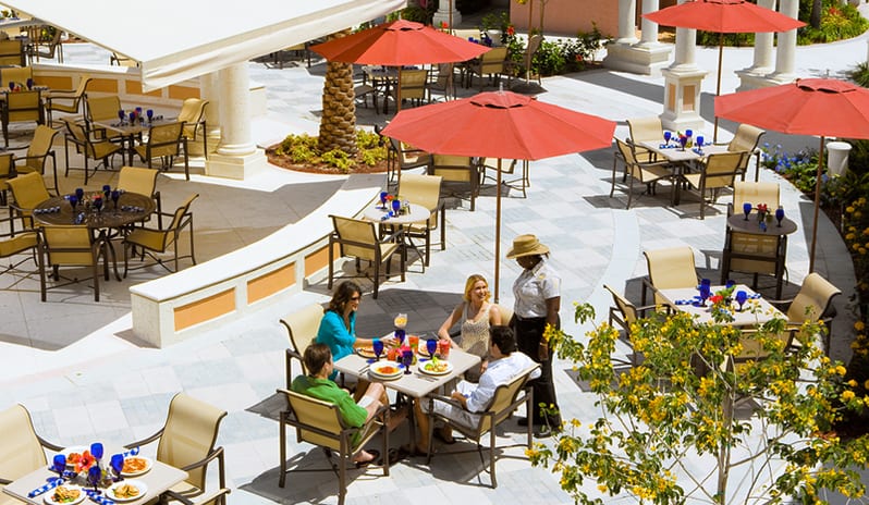 BOMBAY CLUB EXTERIOR